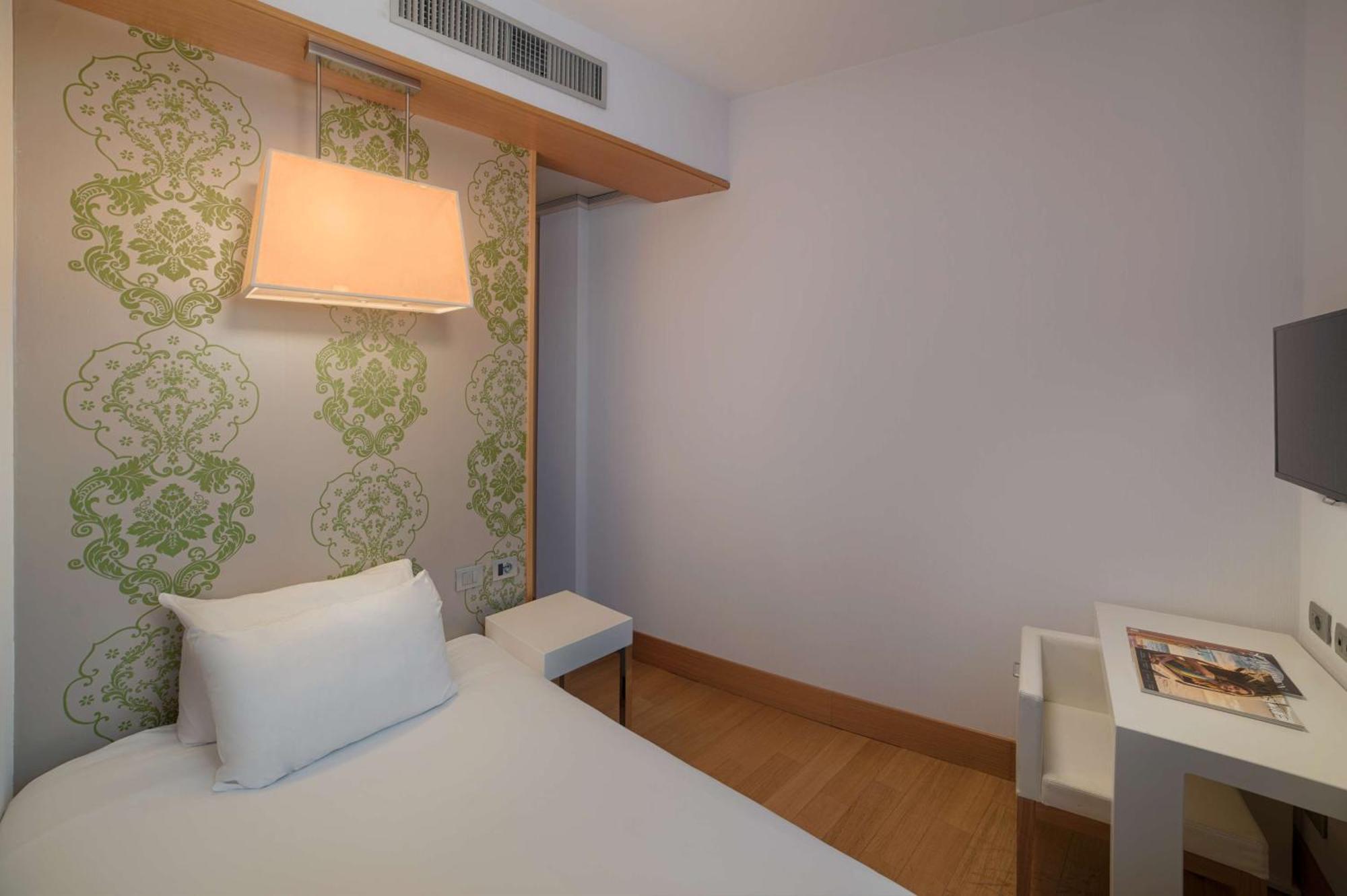 Nh Genova Centro Hotel Luaran gambar