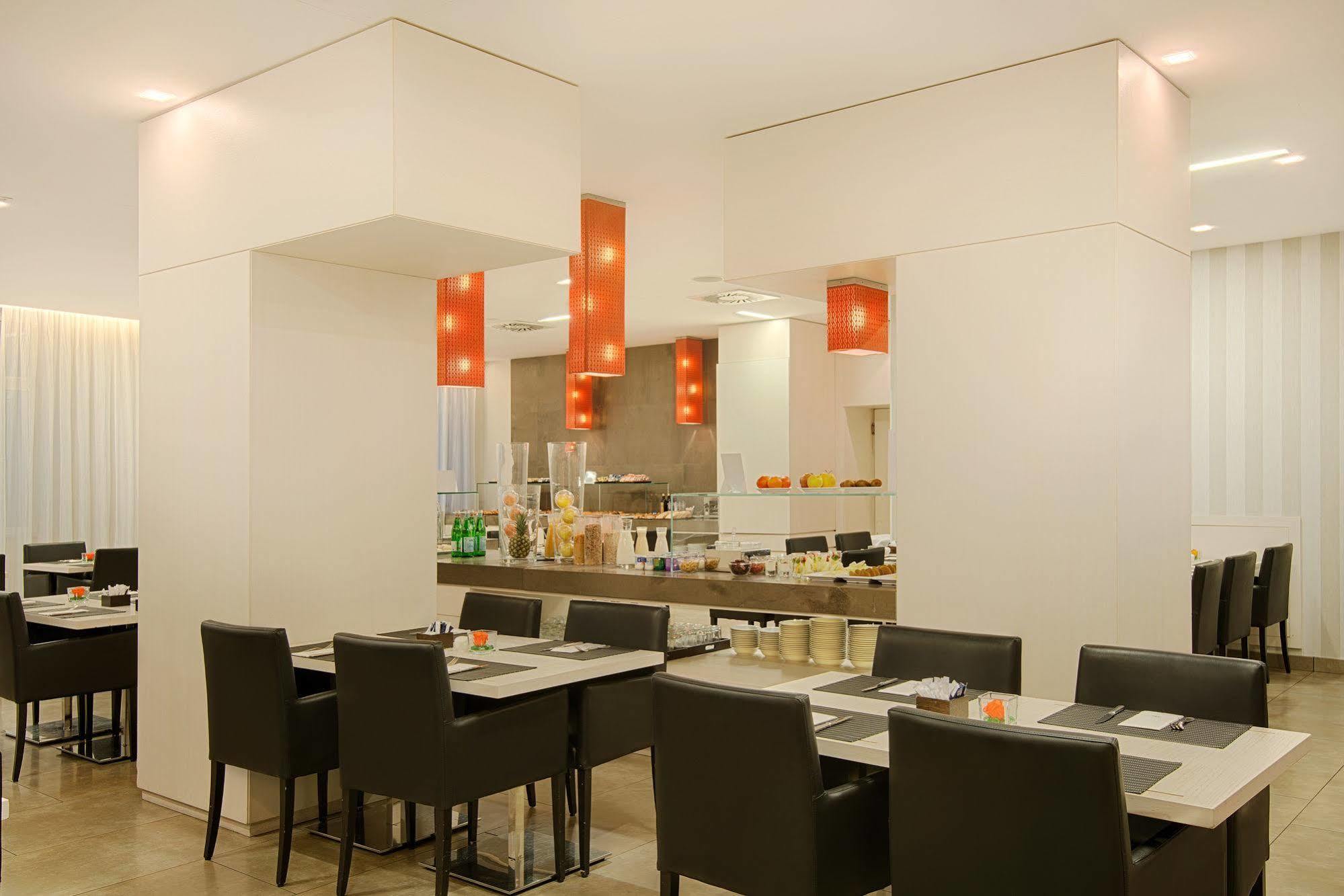 Nh Genova Centro Hotel Luaran gambar